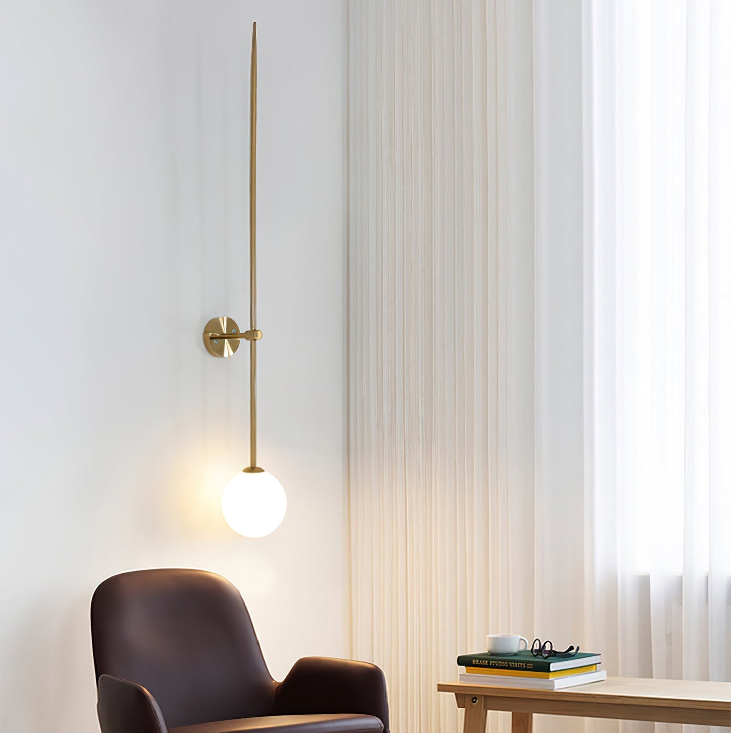Vakkerlight Mobile Wall Lamp – Sleek Gold & Black Metal Glass Light