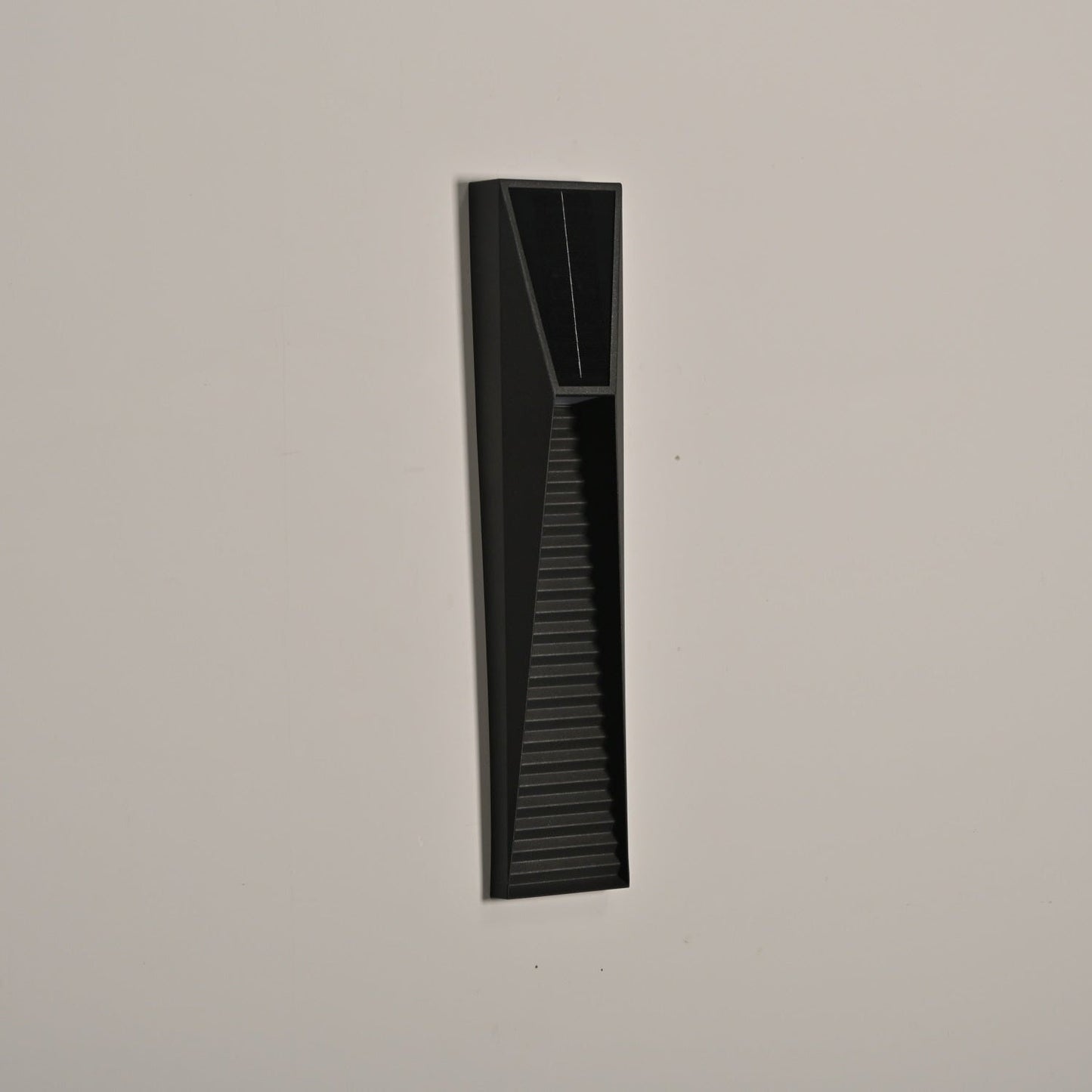 Obsidian Path Solar Outdoor Wall Light - YIOSI
