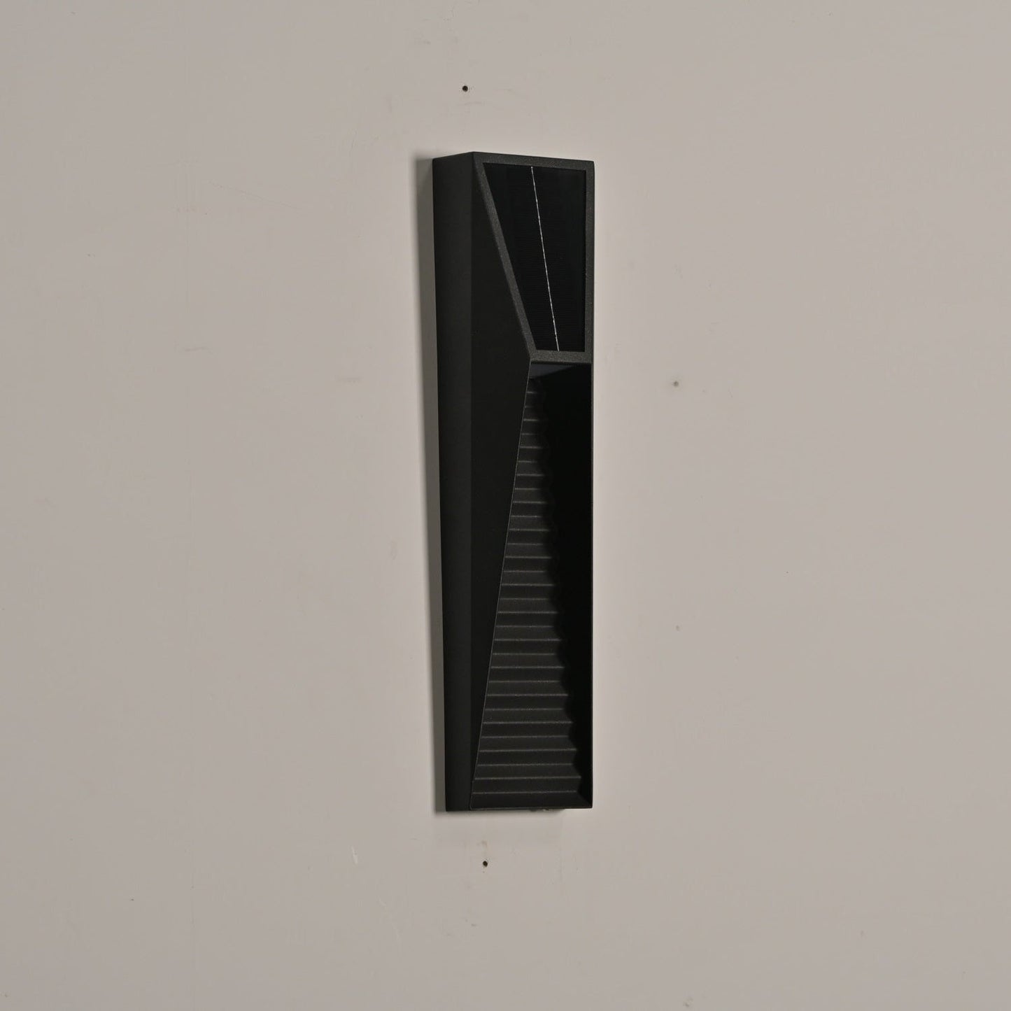 Obsidian Path Solar Outdoor Wall Light - YIOSI