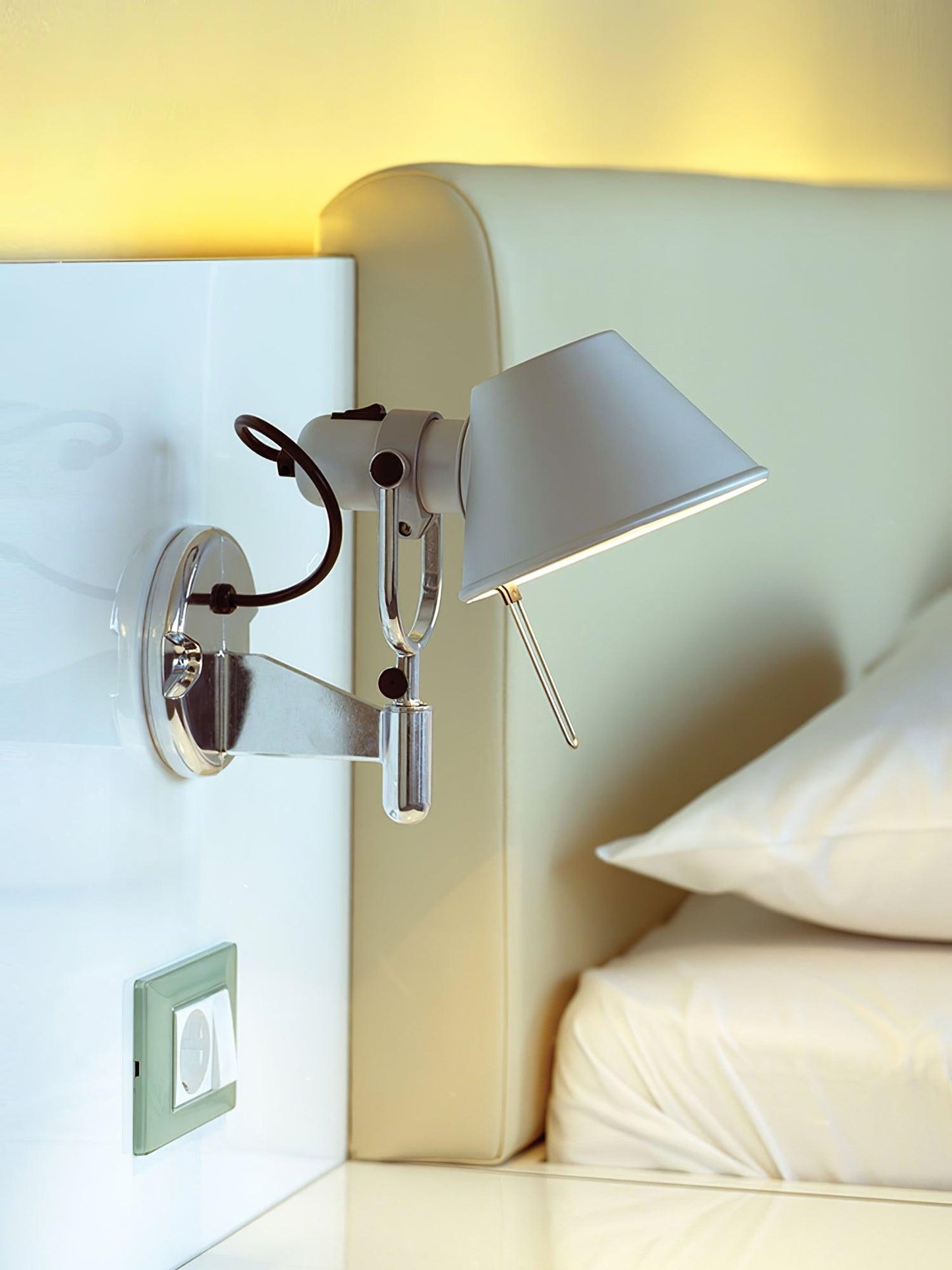 Parete Wall Lamp - YIOSI