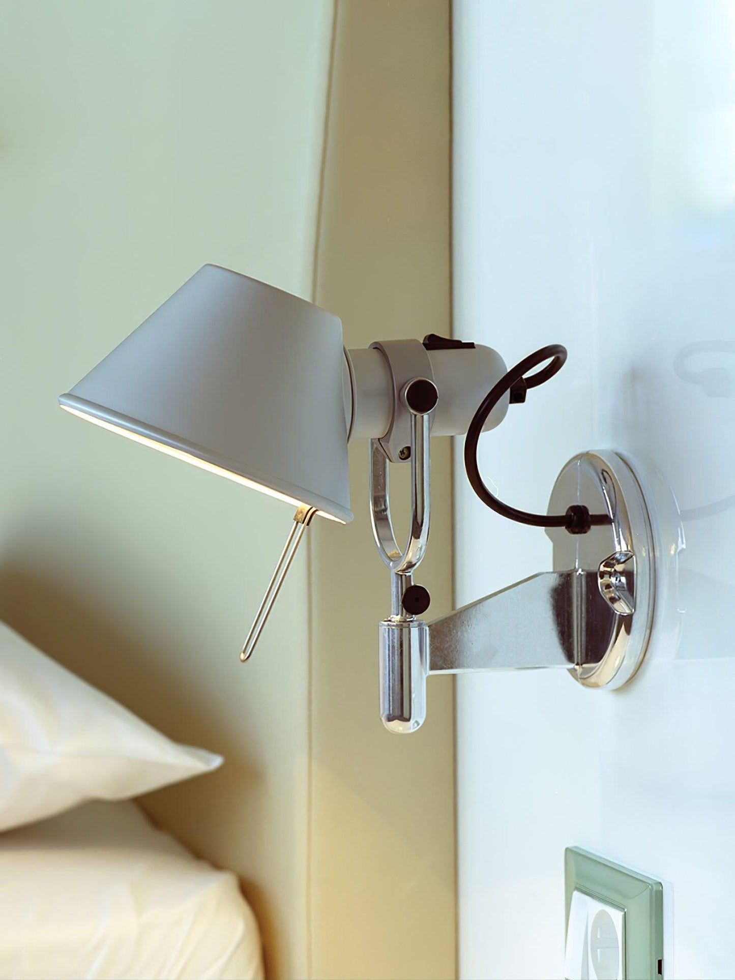 Parete Wall Lamp - YIOSI