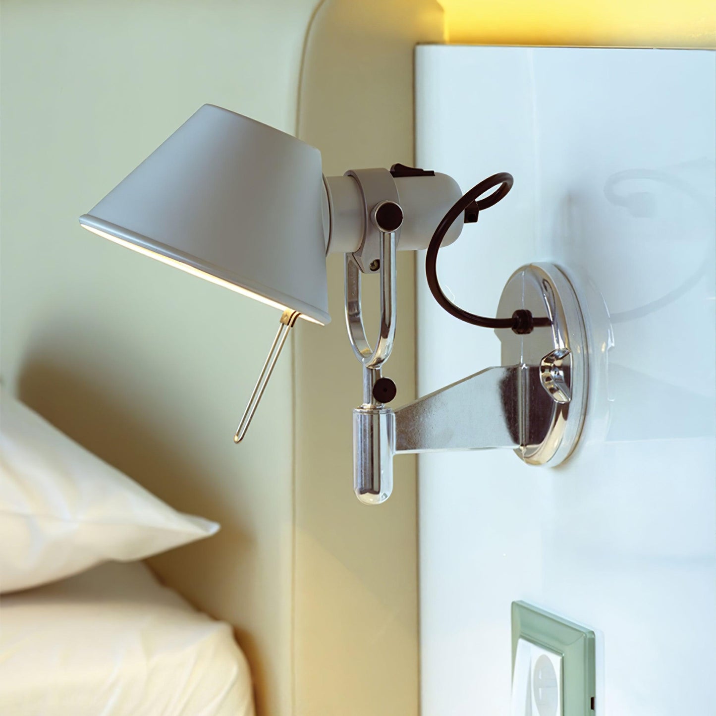 Parete Wall Lamp - YIOSI