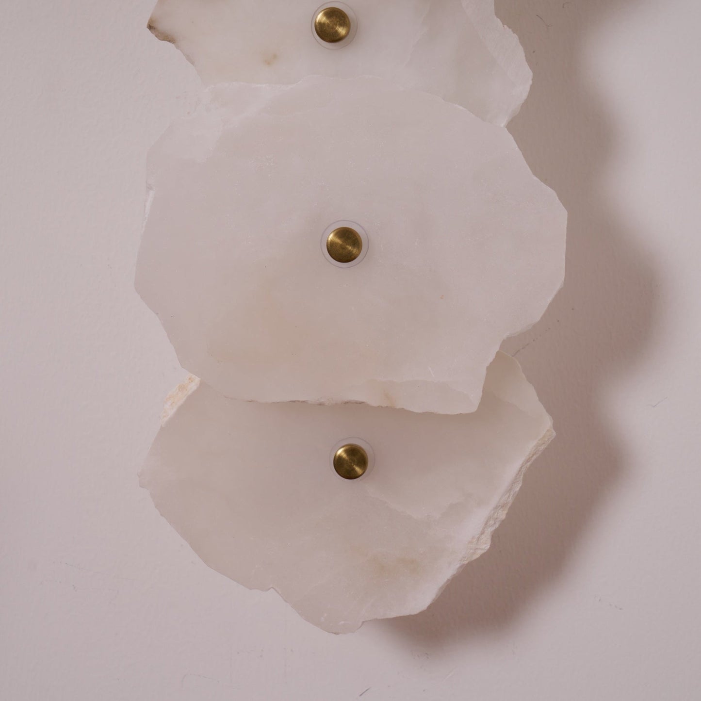 Petra Gold & White Alabaster Wall Lamp – Modern Elegance