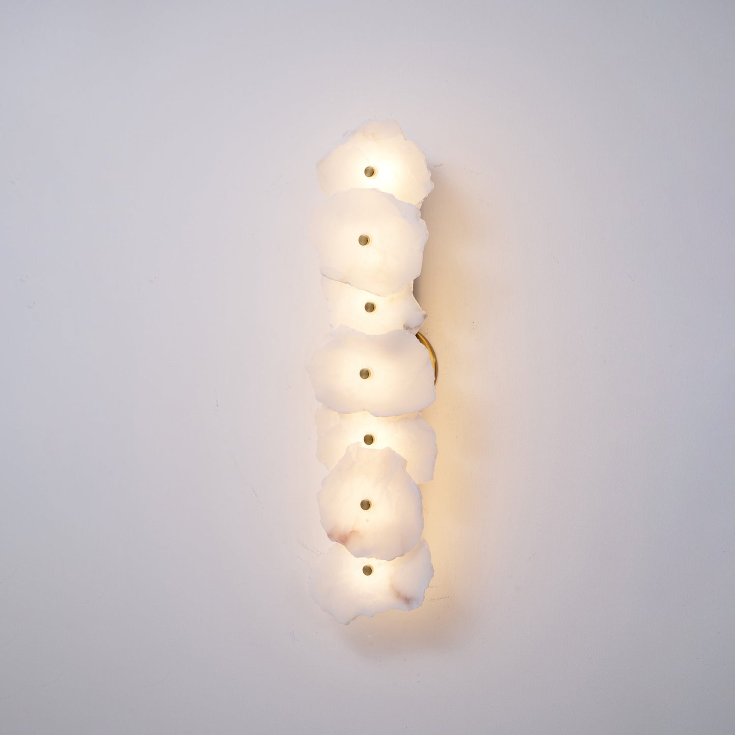 Petra Gold & White Alabaster Wall Lamp – Modern Elegance