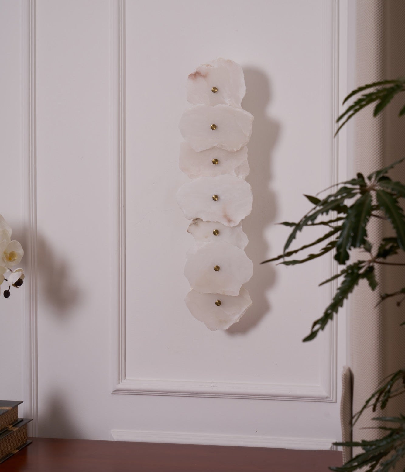 Petra Gold & White Alabaster Wall Lamp – Modern Elegance