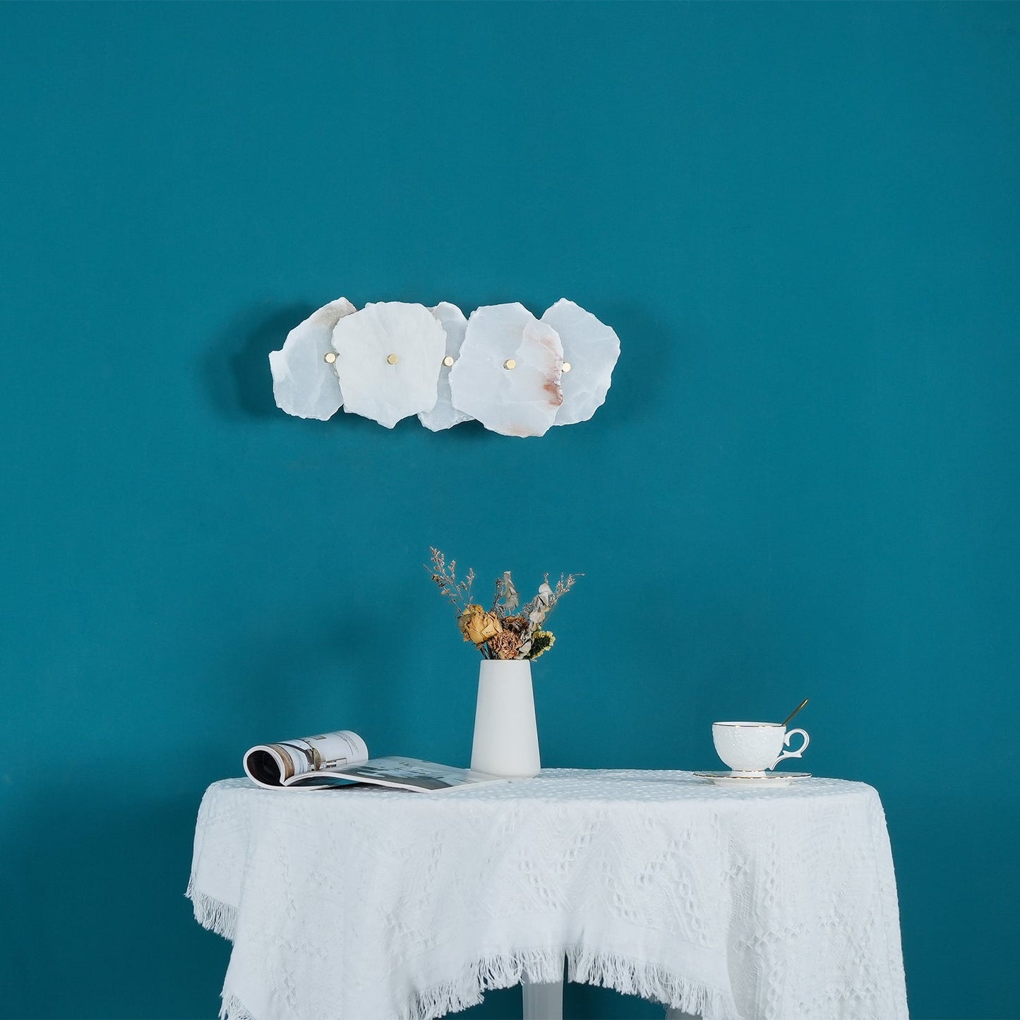 Petra Gold & White Alabaster Wall Lamp – Modern Elegance