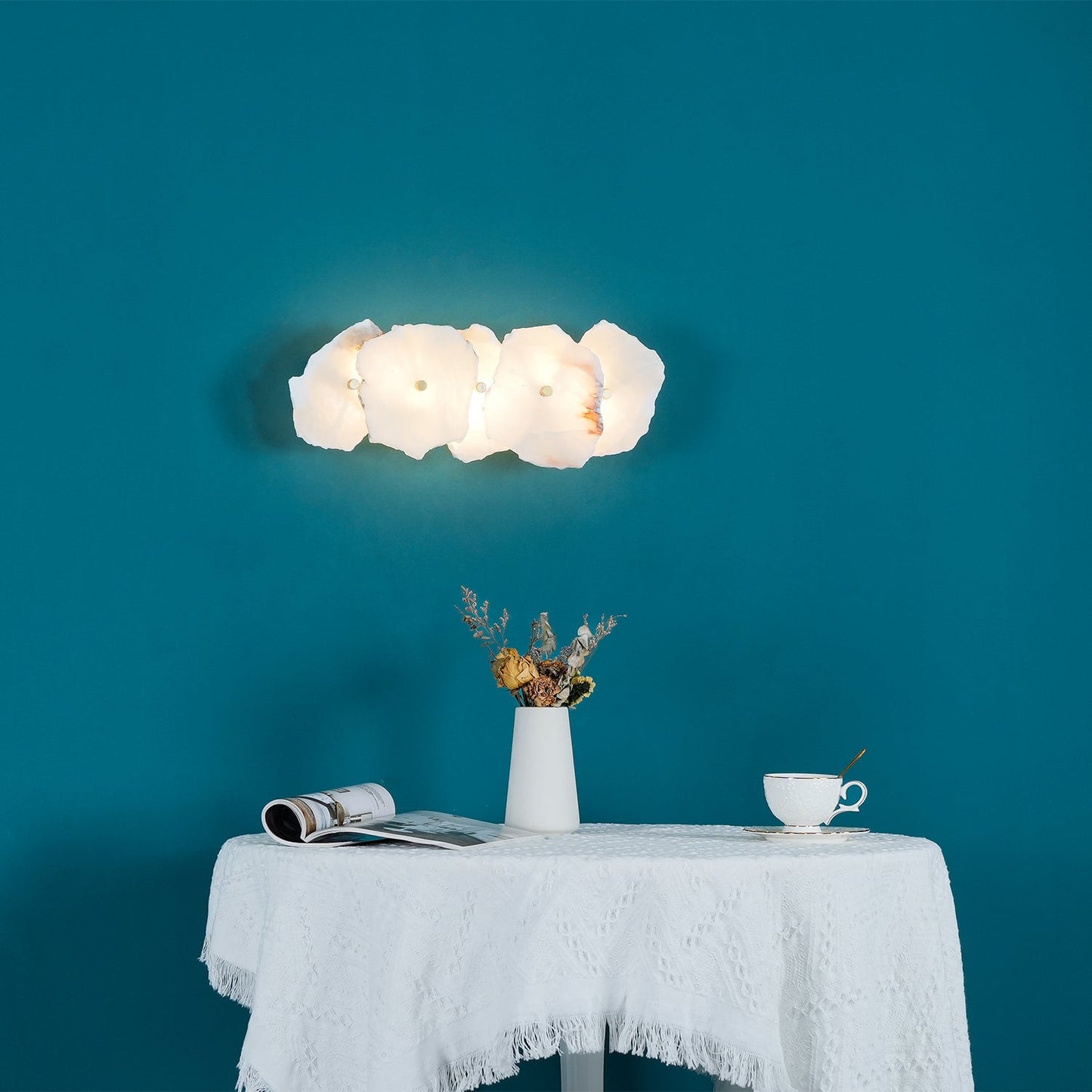 Petra Gold & White Alabaster Wall Lamp – Modern Elegance