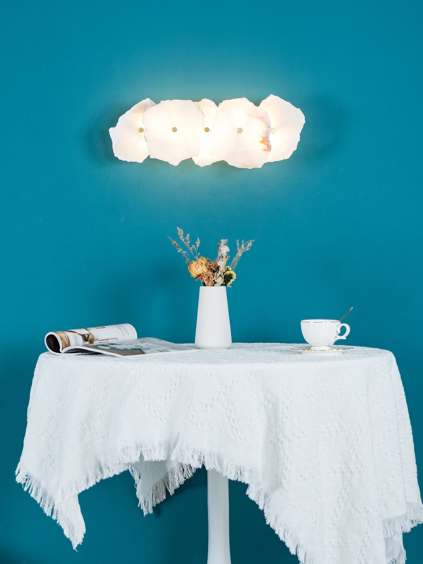 Petra Gold & White Alabaster Wall Lamp – Modern Elegance