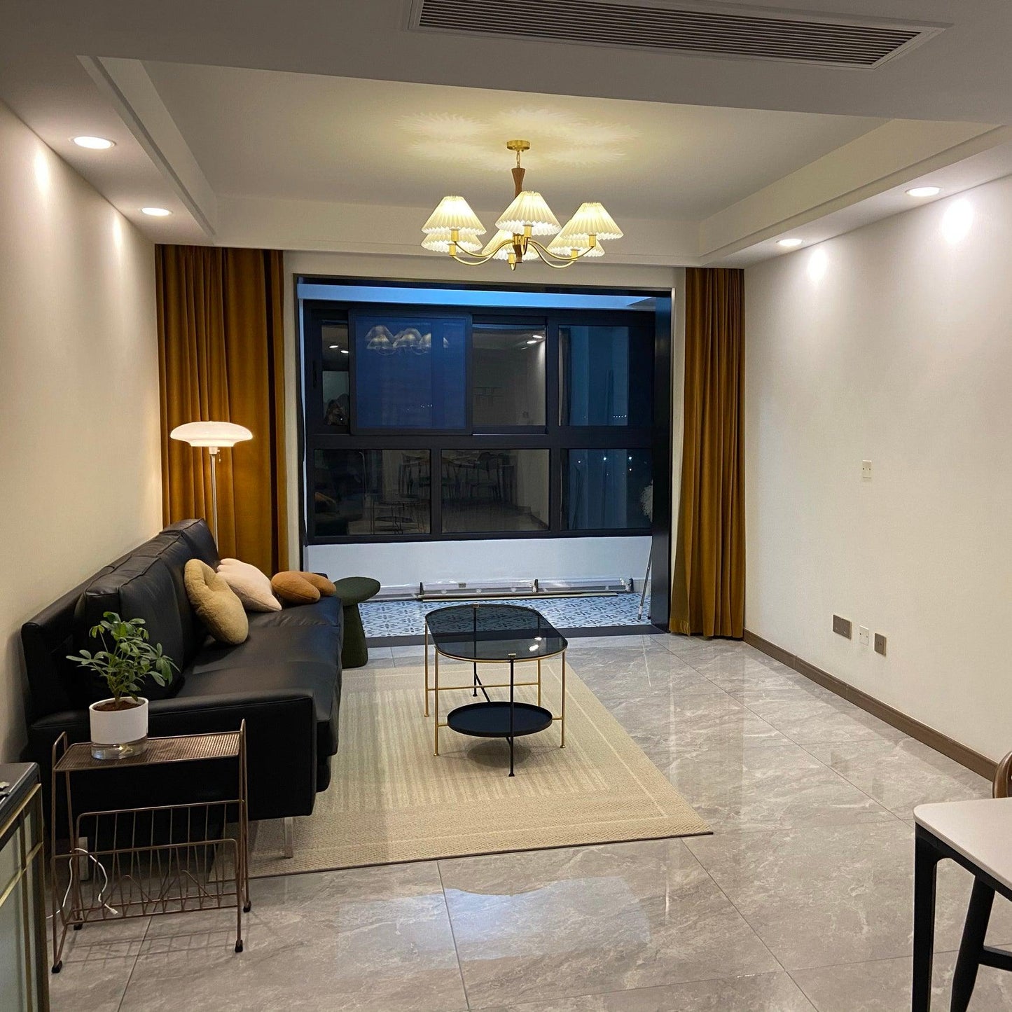 Polina Chandelier - YIOSI