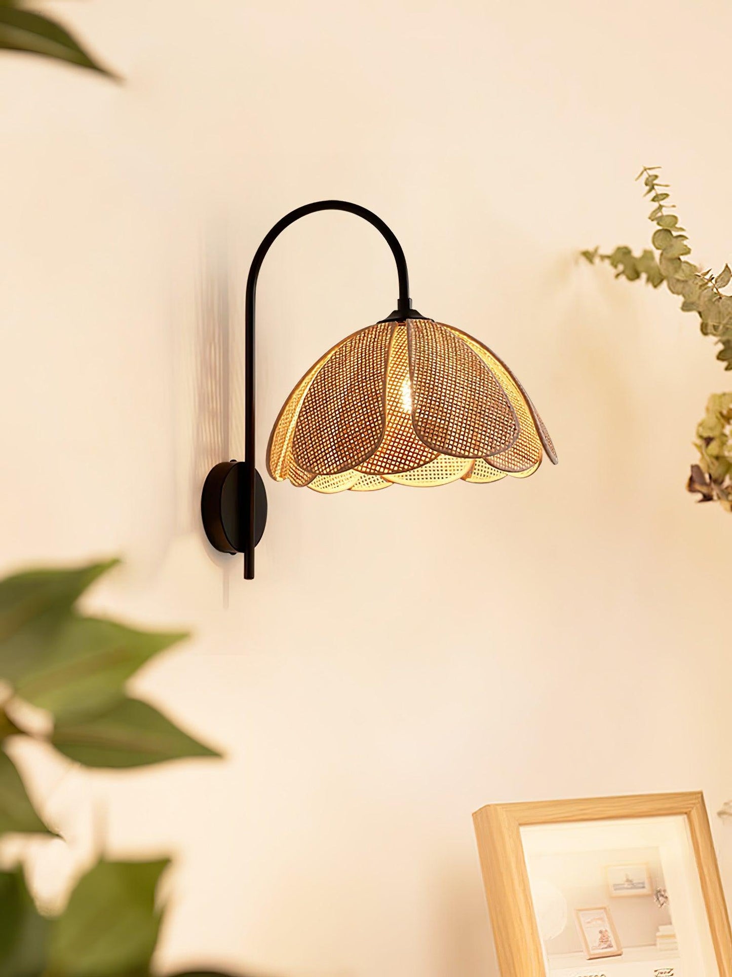 Rattan Petal Wall Lamp - YIOSI