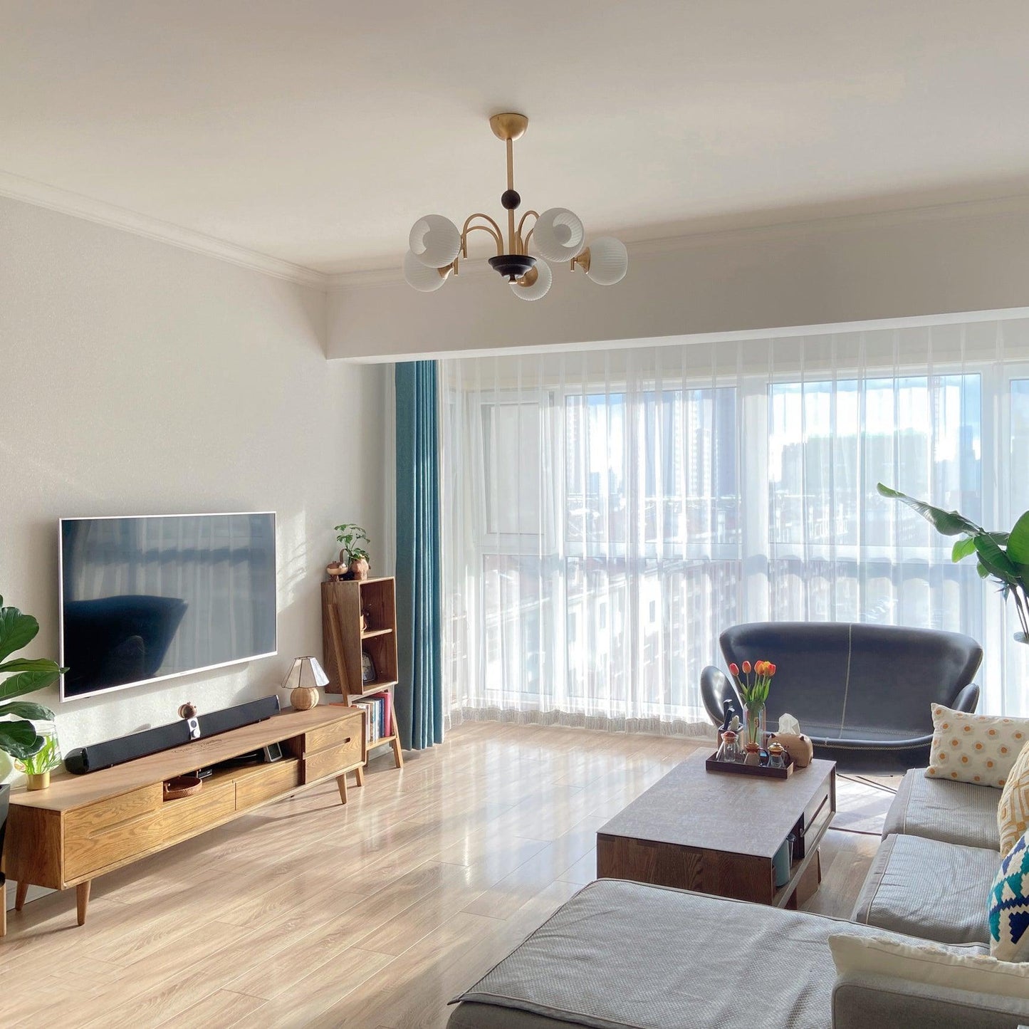 Sculptural Glass Ribbed Chandelier - YIOSI