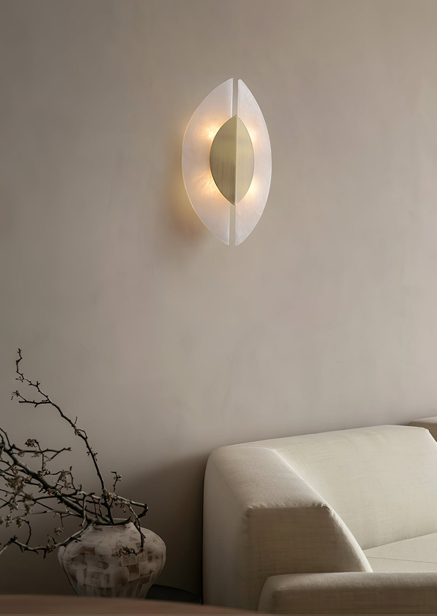 Solari Alabaster Leaf Sconce - YIOSI