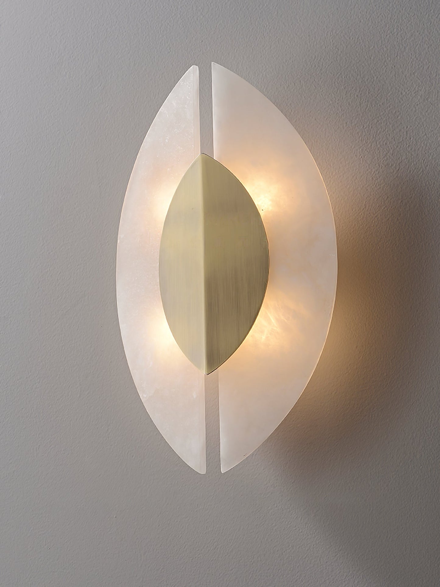 Solari Alabaster Leaf Sconce - YIOSI