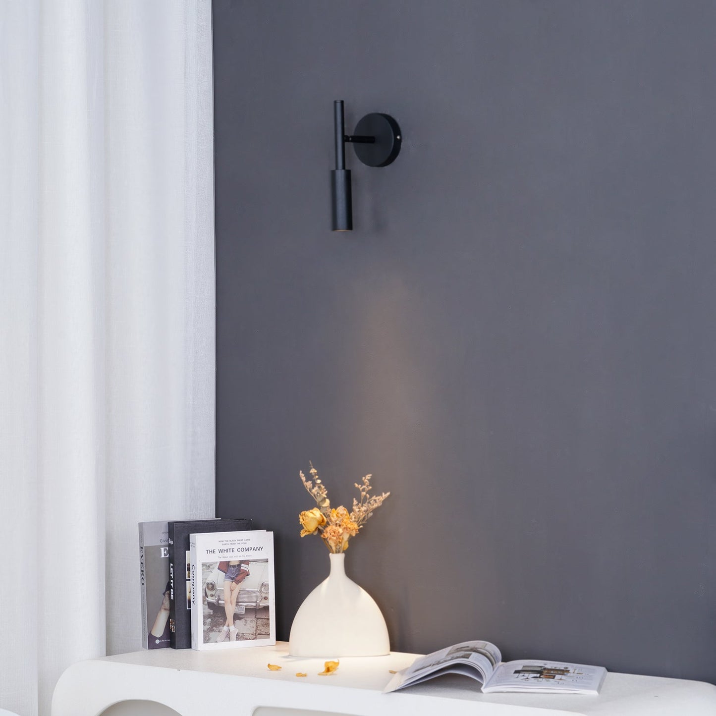 Tubino Swivel LED Wall Light – Black Finish Modern Design