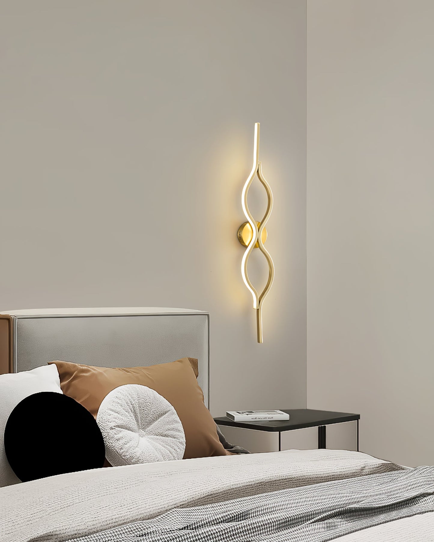 Twist Brass Wall Light - YIOSI