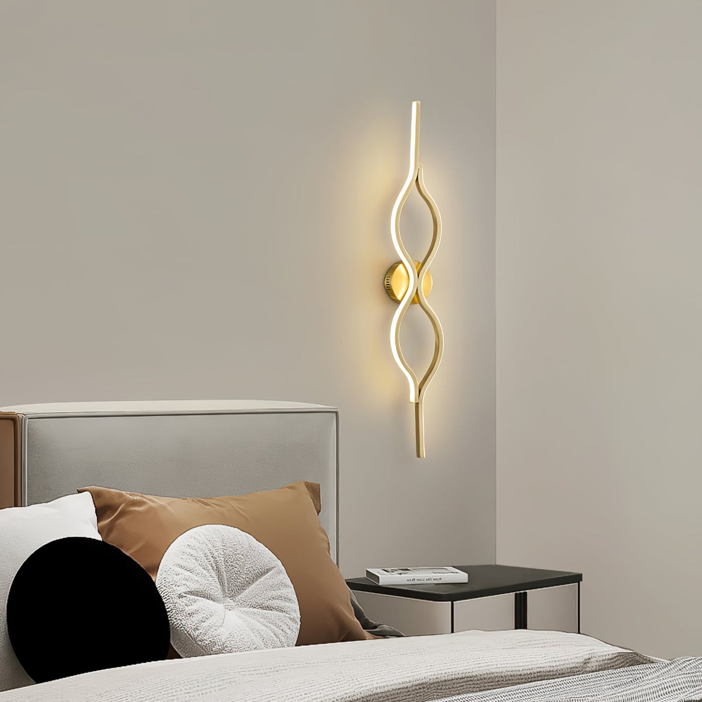 Twist Brass Wall Light - YIOSI