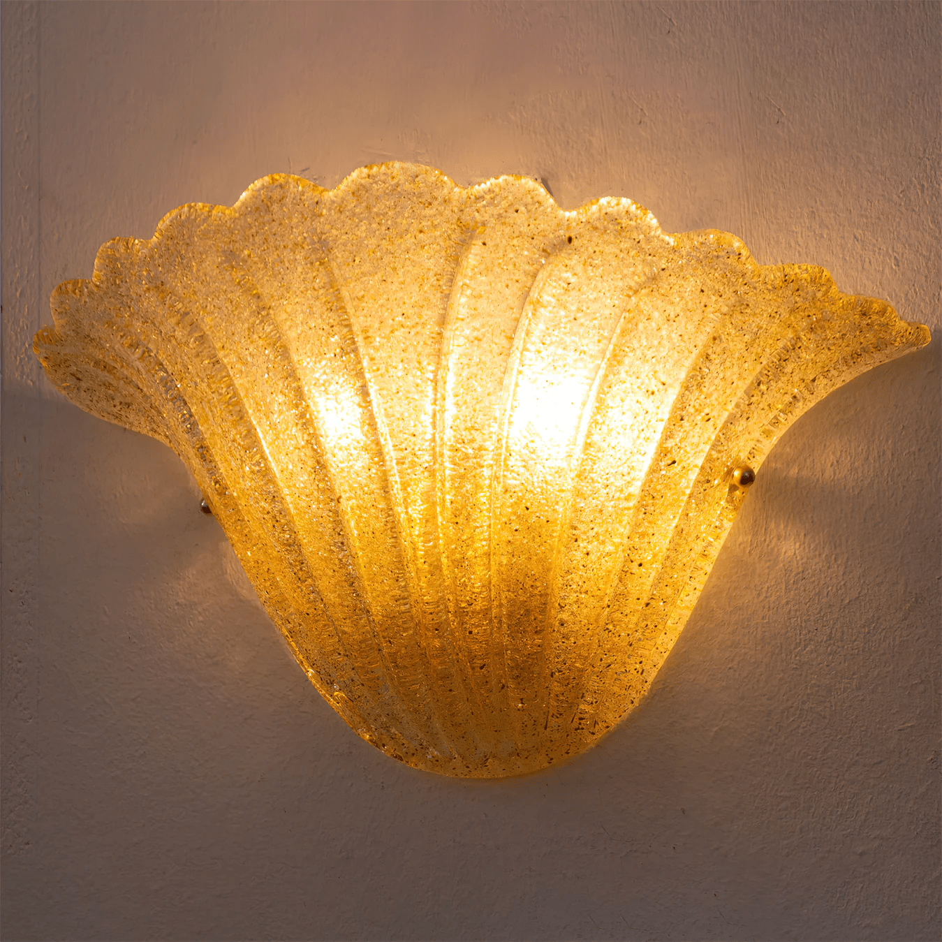 Scallop Edge Glass Wall Lamp - YIOSI