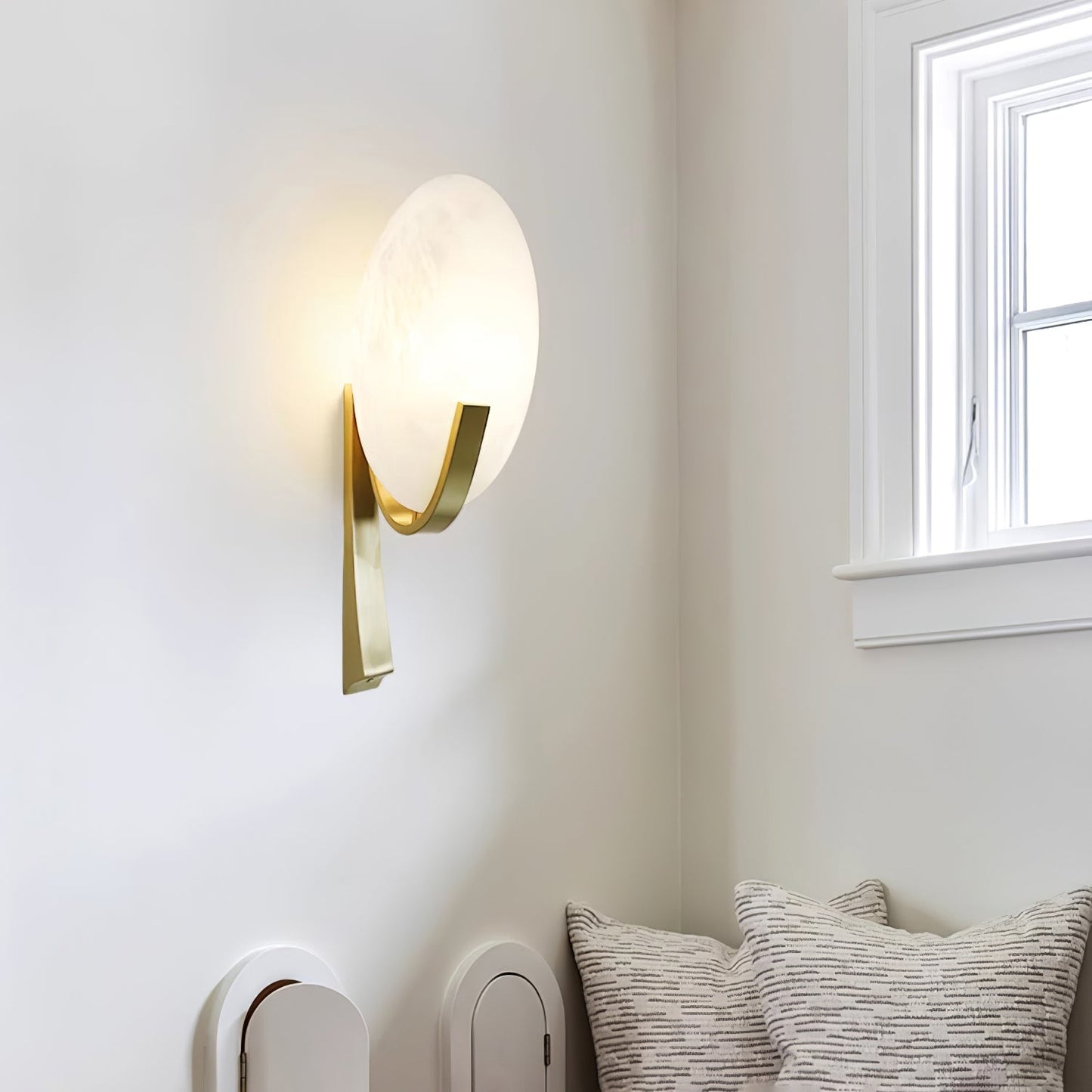 Alice Alabaster Plug - in Wall Lamp - YIOSI