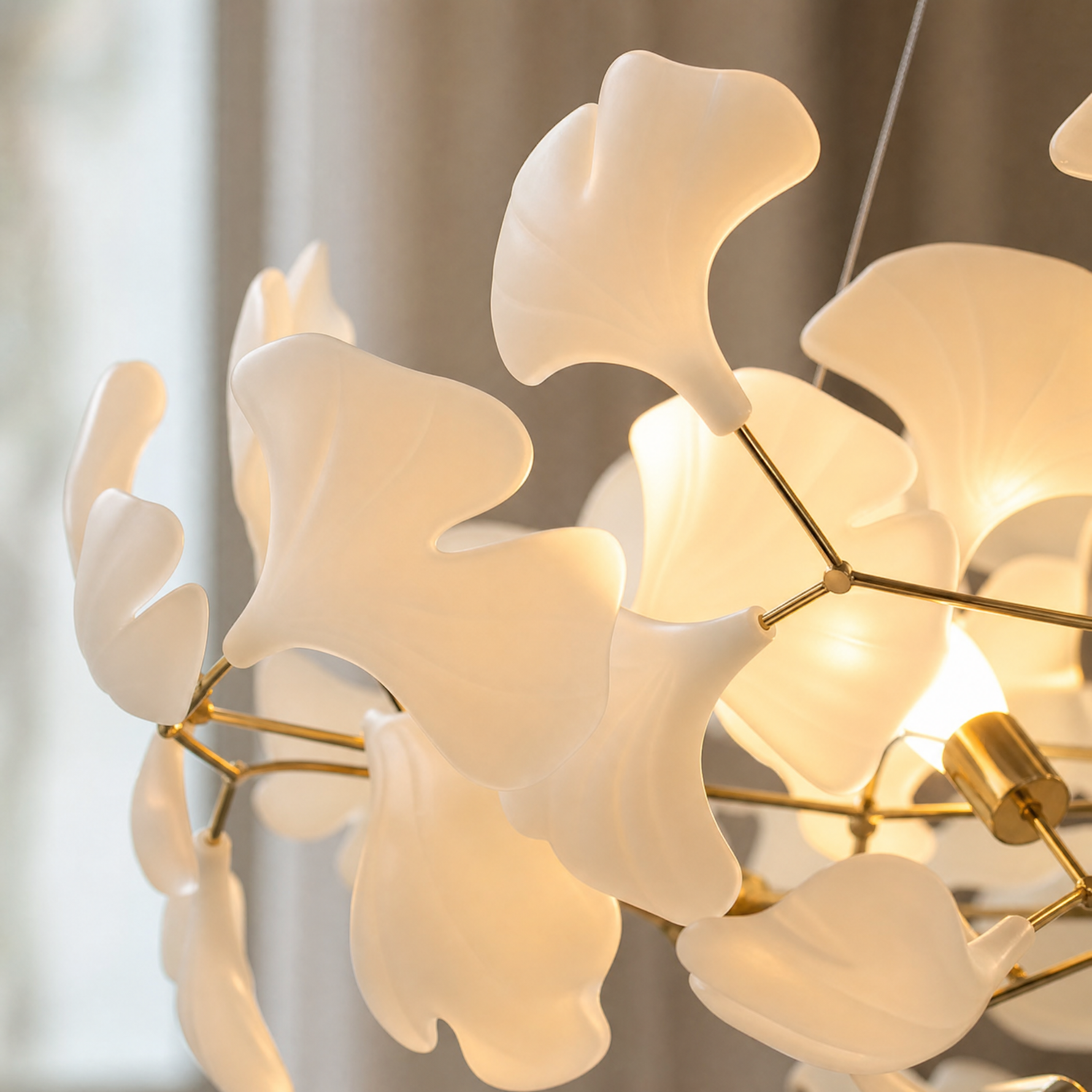 Ceramic Ginkgo Leaf - Pendant Light 1200 - Gold