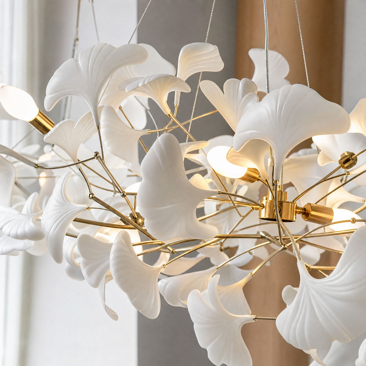 Ceramic Ginkgo Leaf - Round Hanging 1000 - Gold