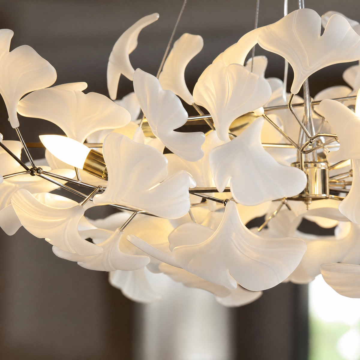 Ceramic Ginkgo Leaf - Round Hanging 1000 - Gold