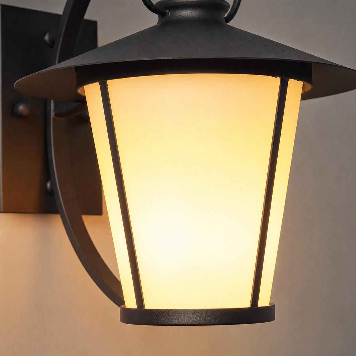 Classic Matte Black Galvanized Iron Outdoor Wall Lantern