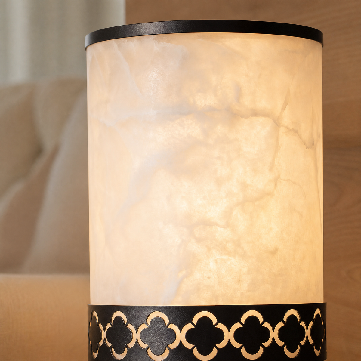 Colonna Modern Alabaster Table Lamp