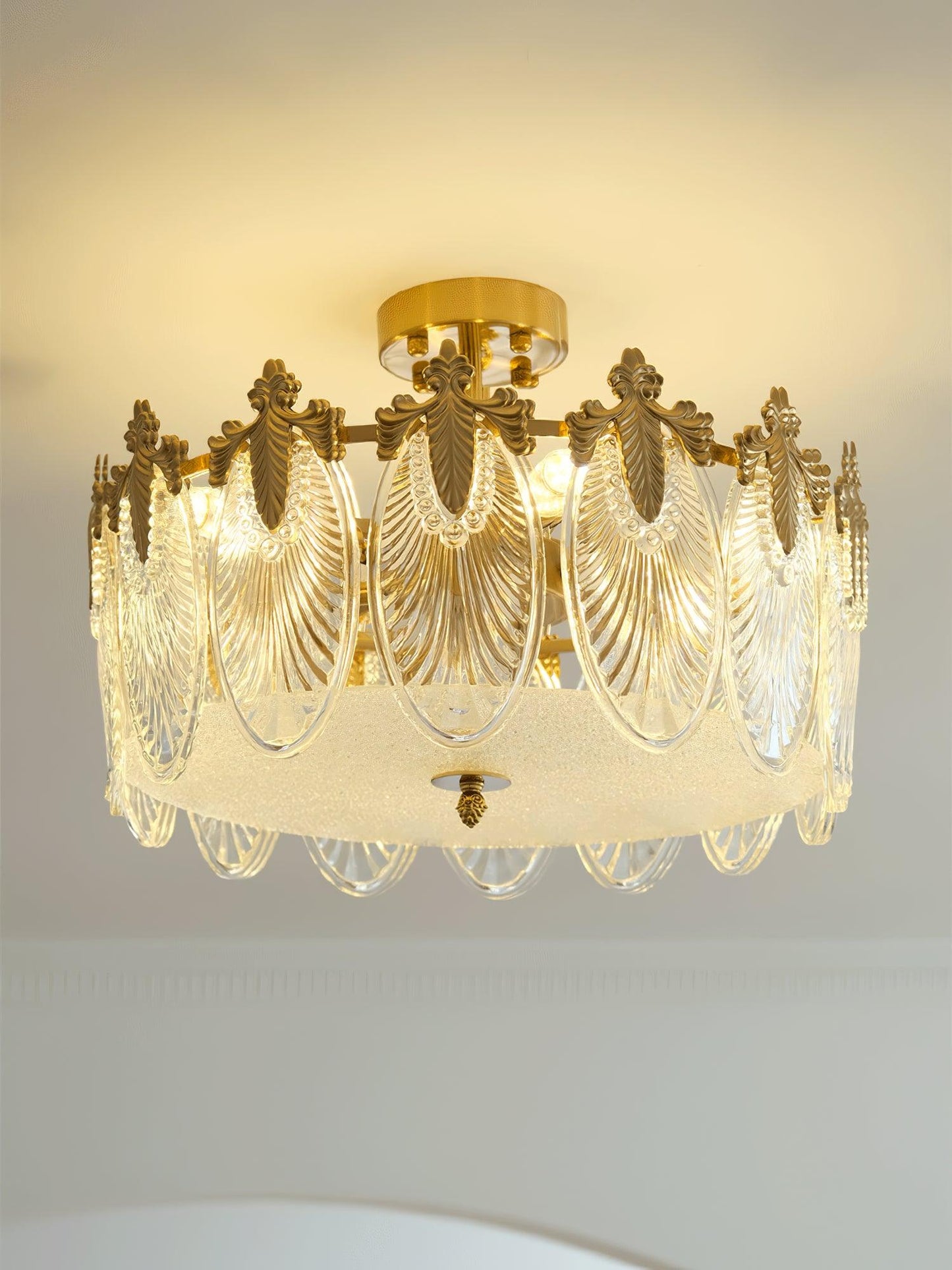 Decorative Pattern Glass Round Chandelier - YIOSI