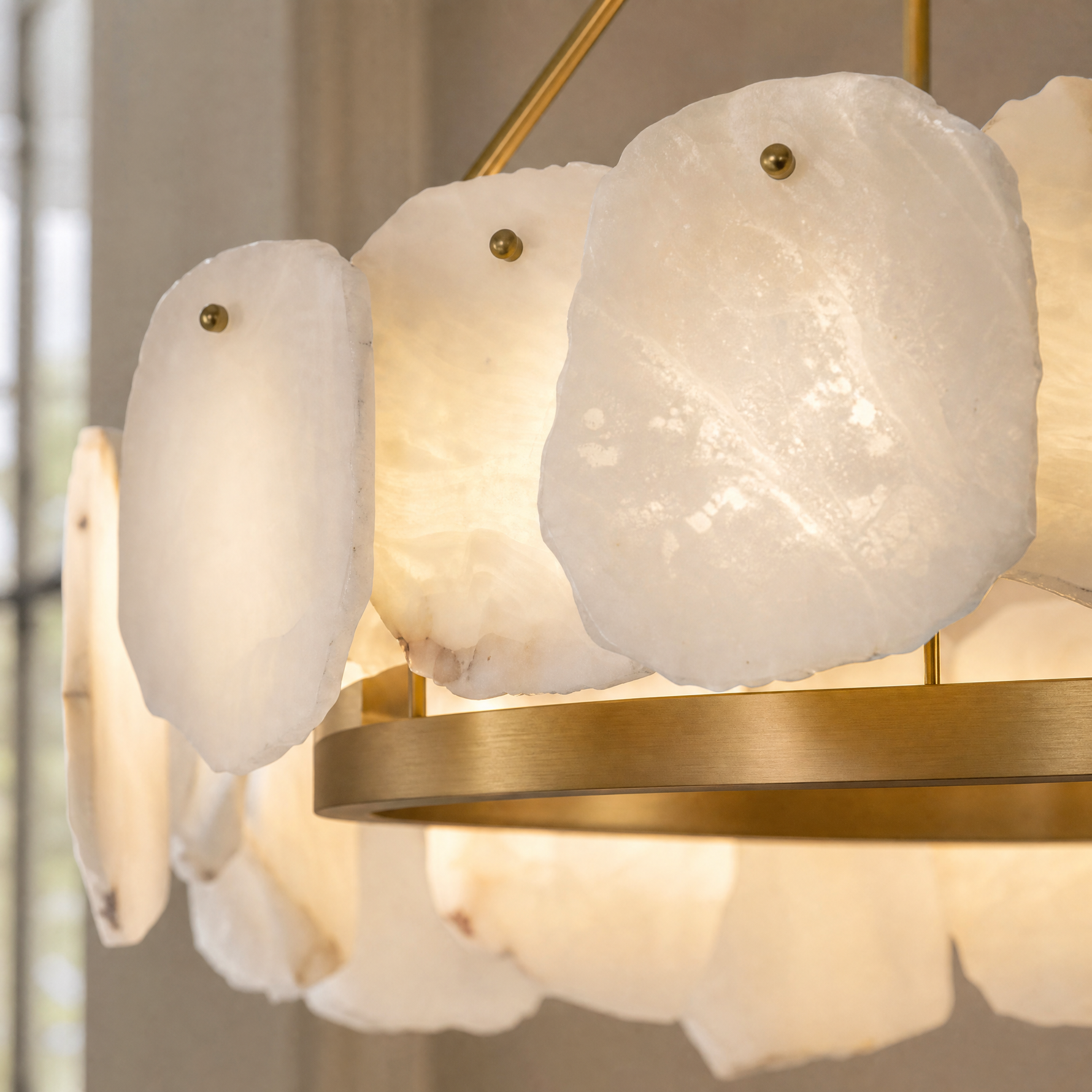 Foglia Flower Pedal Chandelier