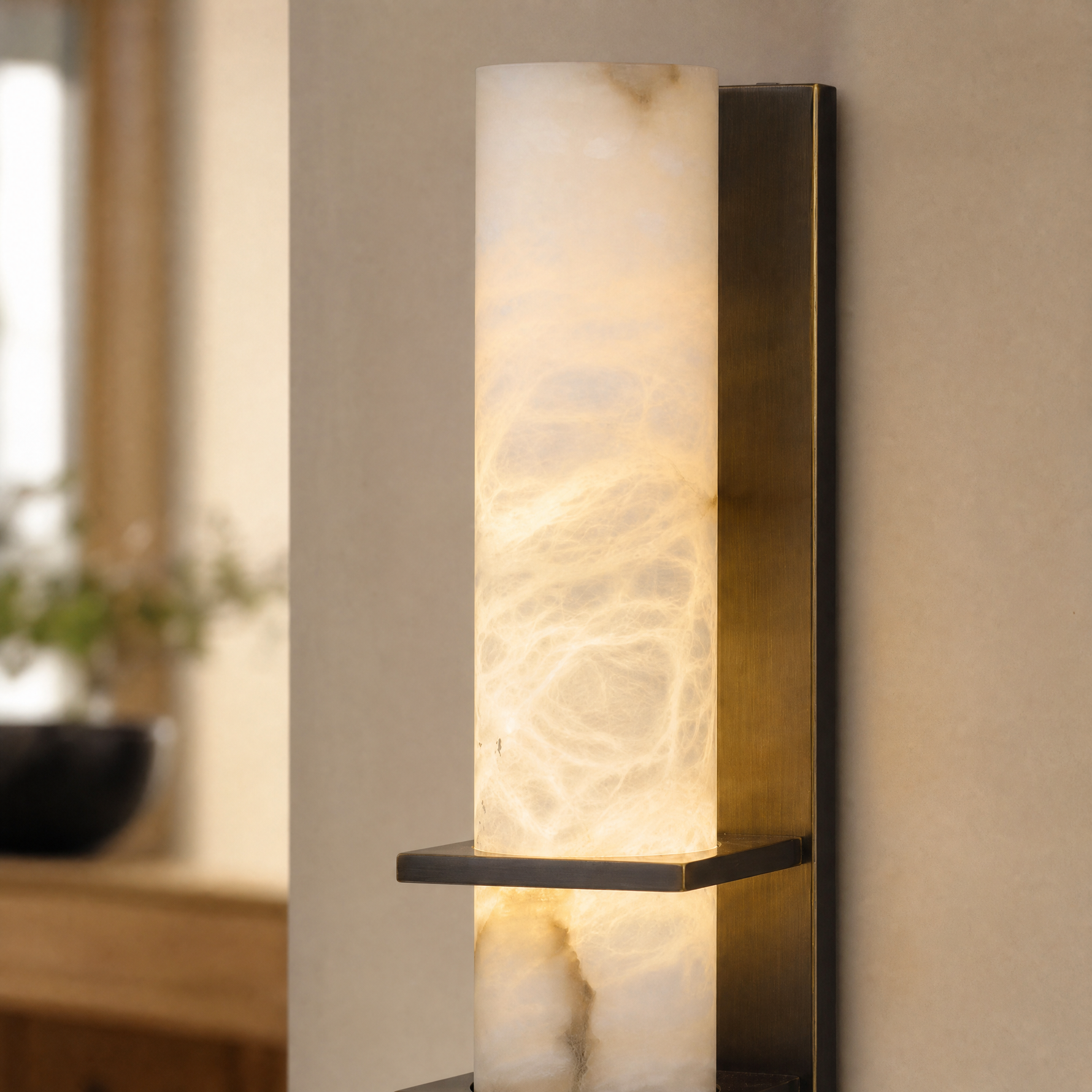 Framed Slab Vertical Column Alabaster Wall Sconce