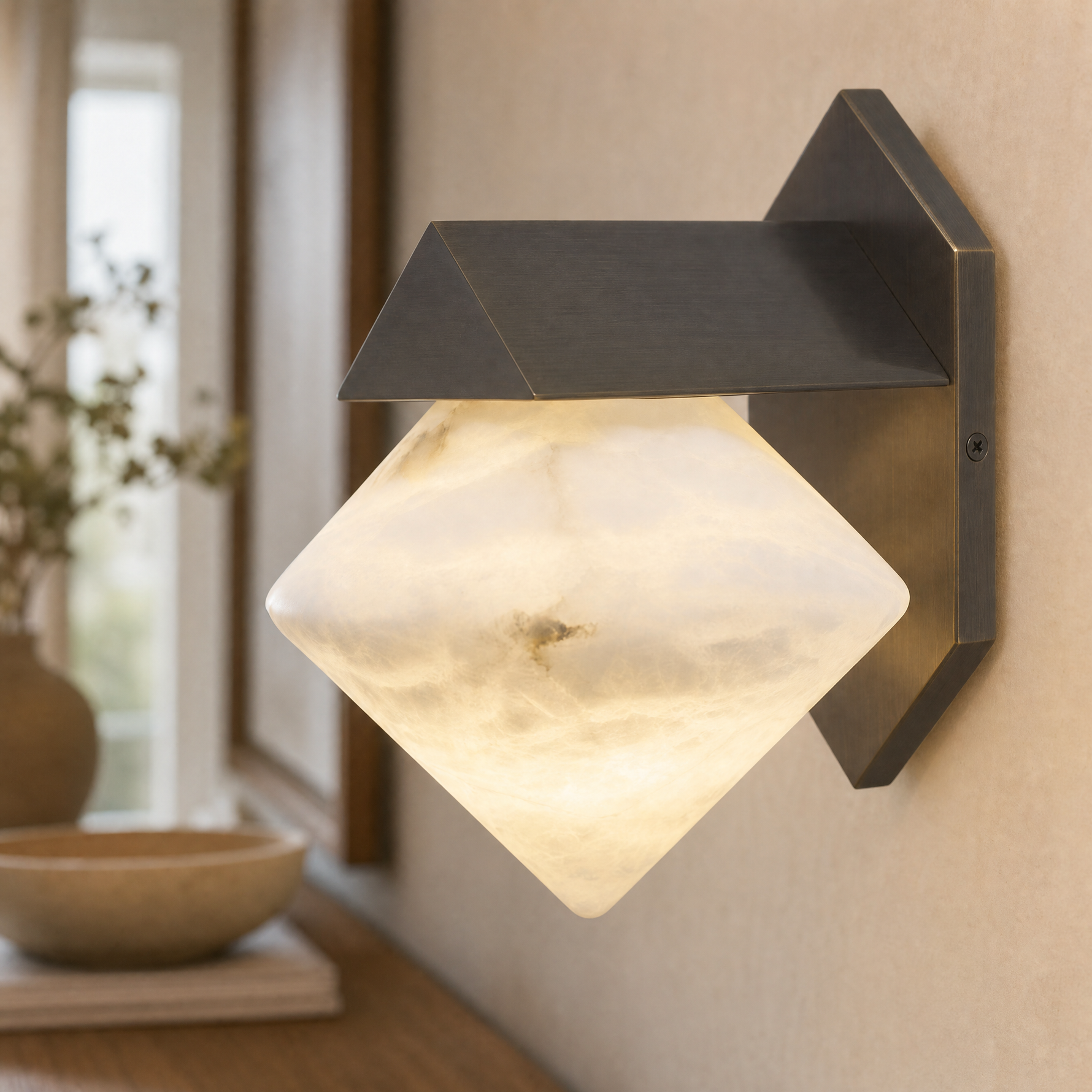 Geo Crystal Diamond Facet Alabaster Wall Sconce