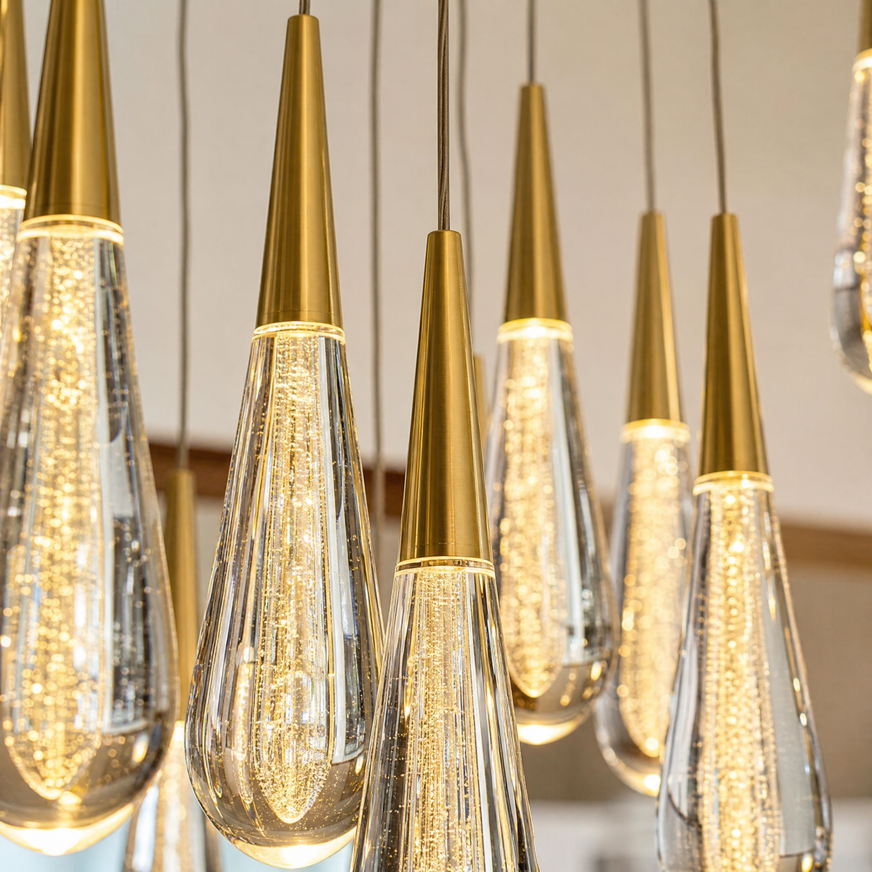 Goccia Linear Chandelier
