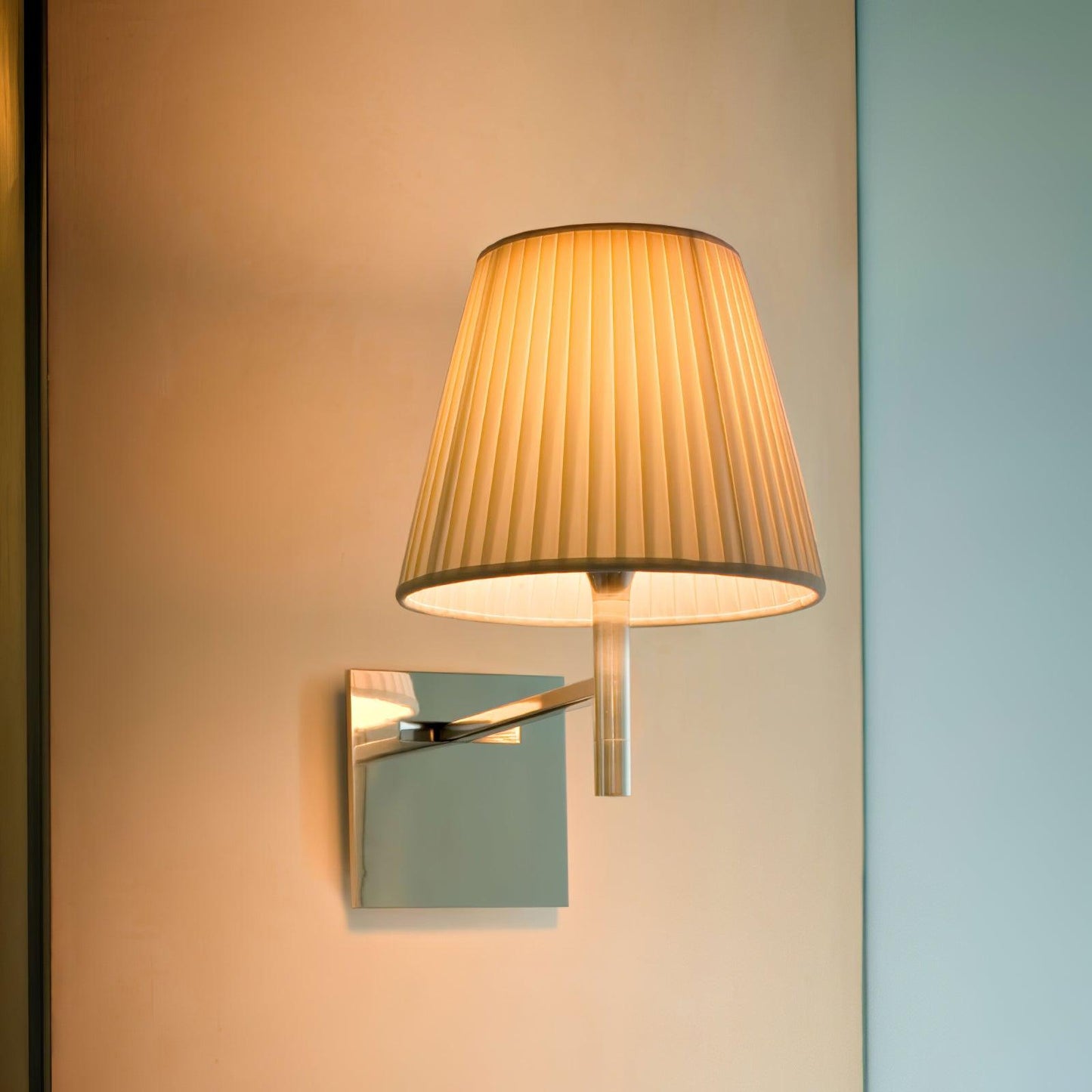Chrome Prism Wall Lamp - YIOSI