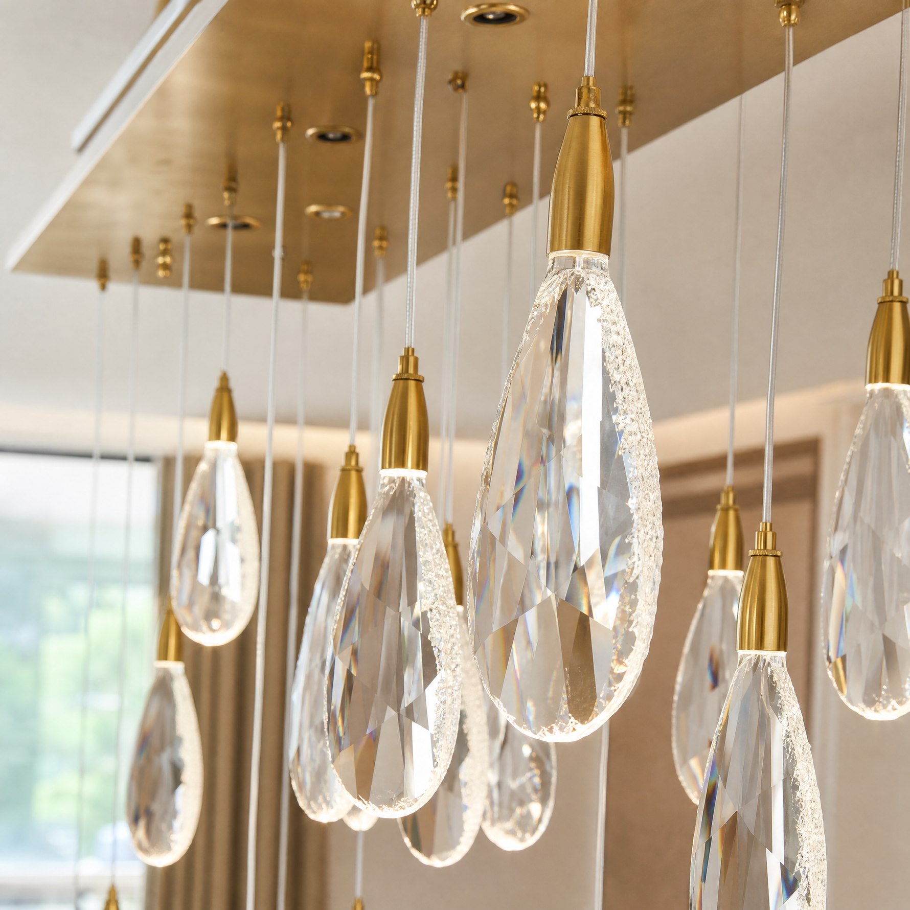 L1150 Teardrop Crystal Pendant Light - Copper
