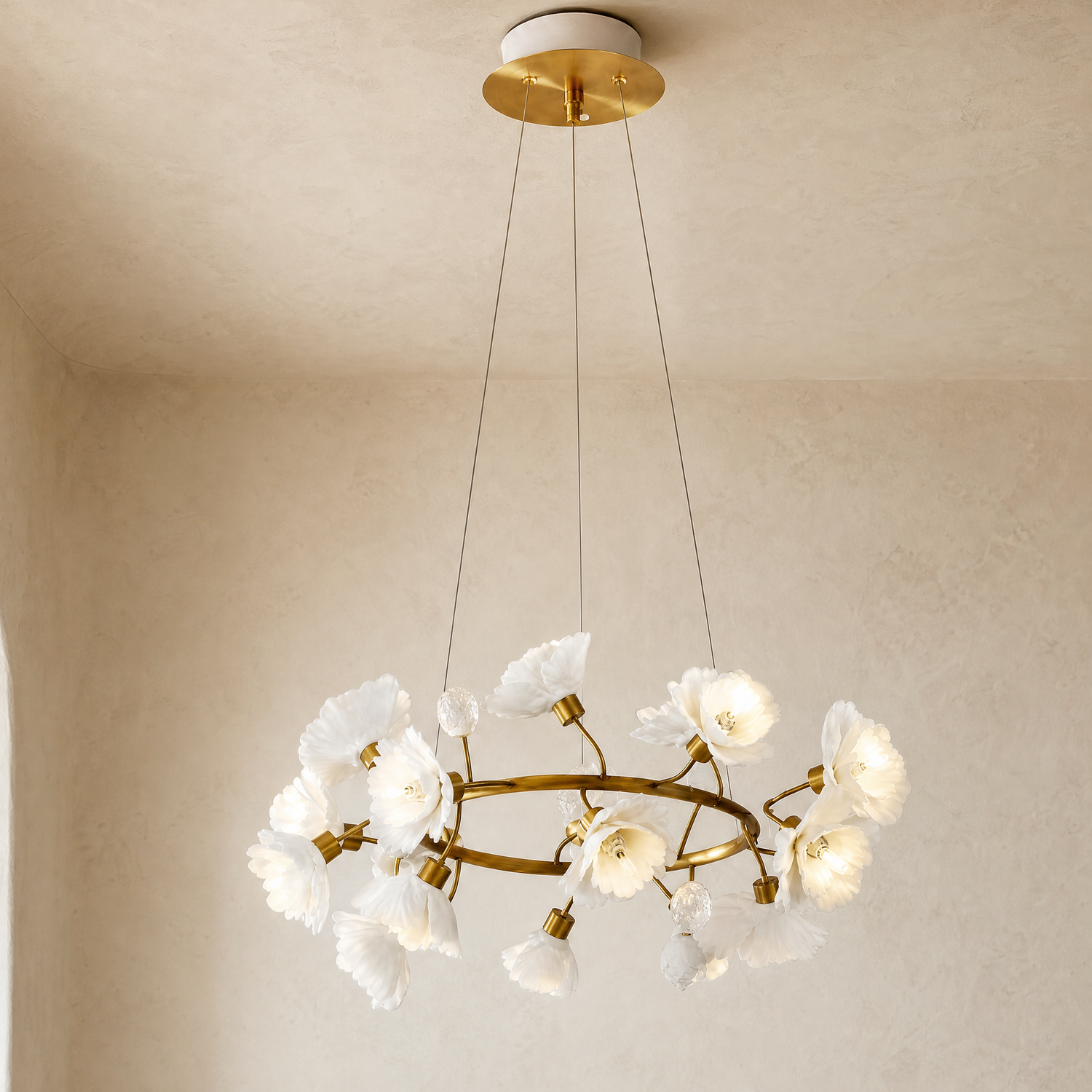 Lirio Brass Ceramic Chandelier