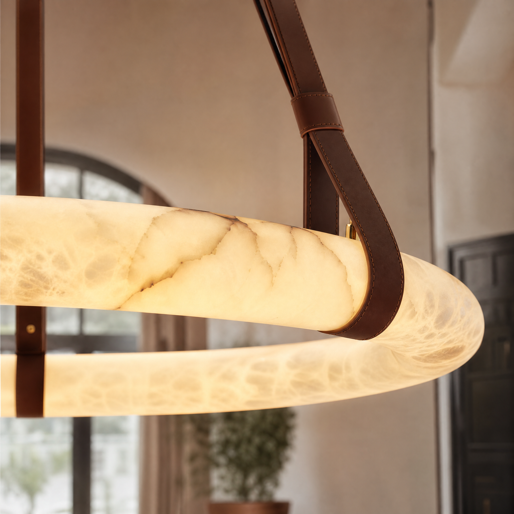 Marble Belt Round Hanger