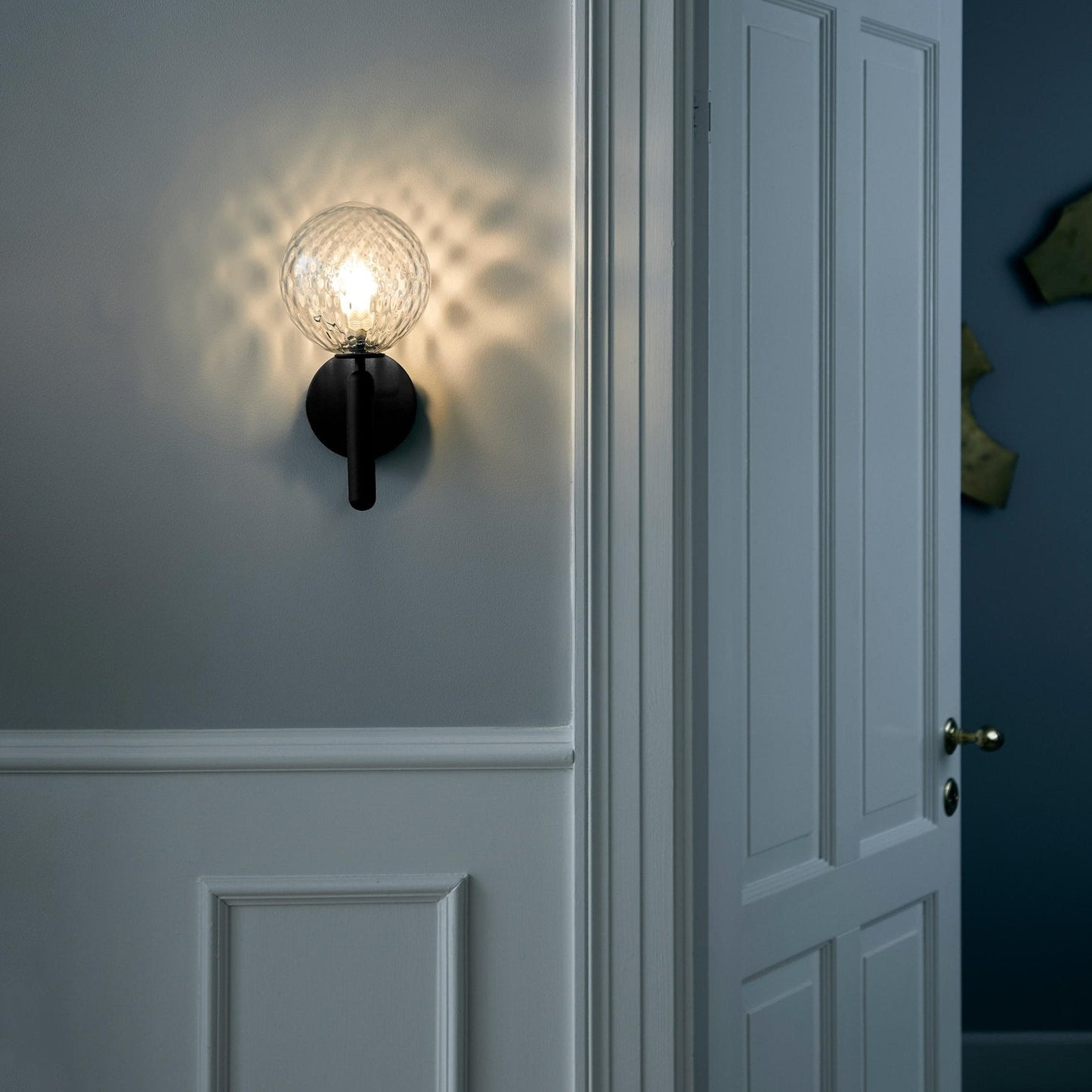 Scandiluxe Brass & Glass Wall Light – Elegant Nordic Sconce