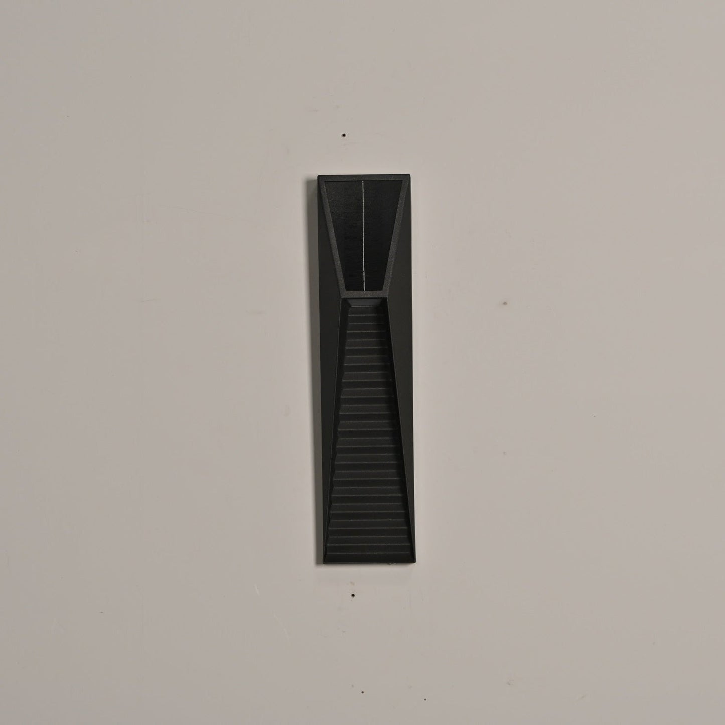 Obsidian Path Solar Outdoor Wall Light - YIOSI