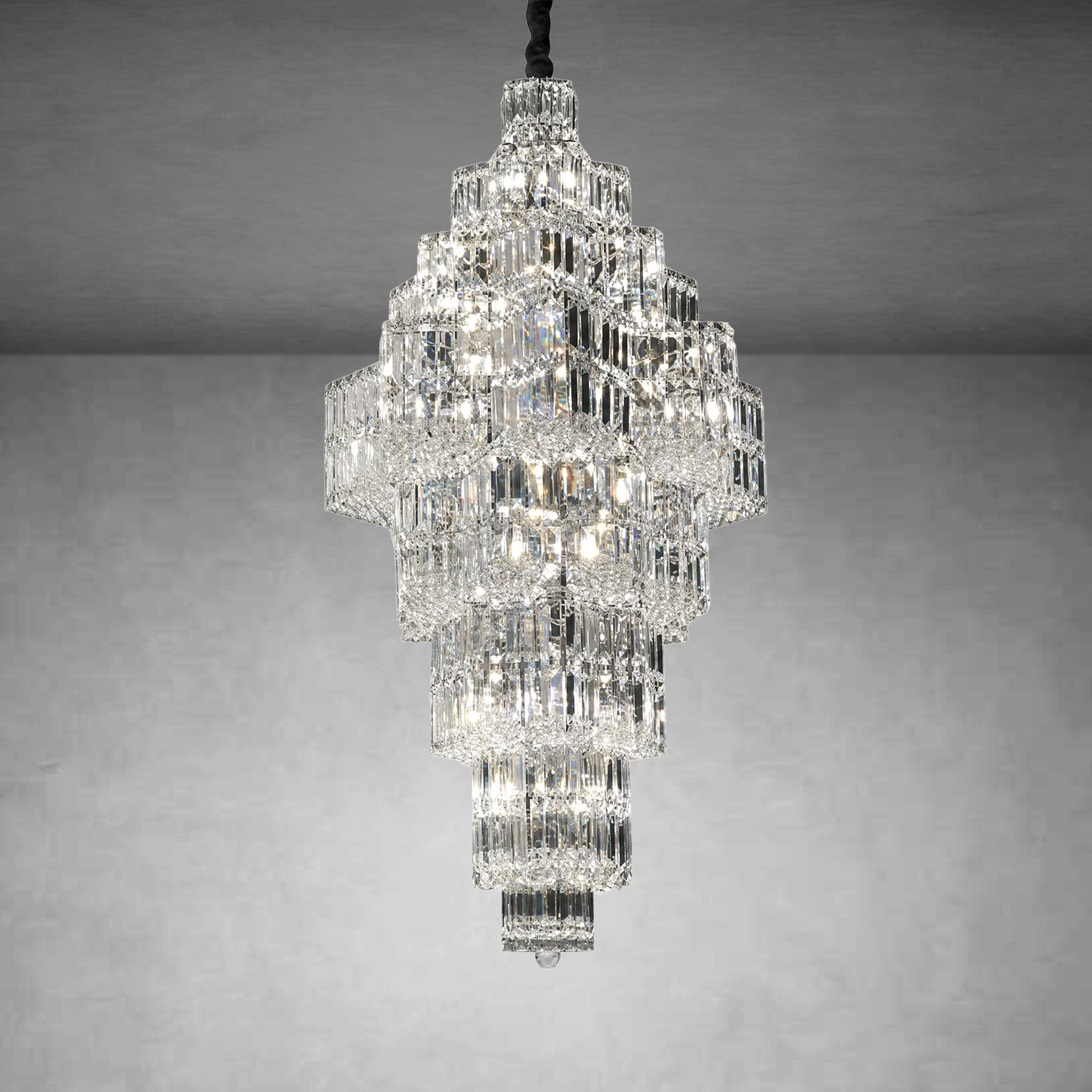 Universo Crystal Halo Chandelier