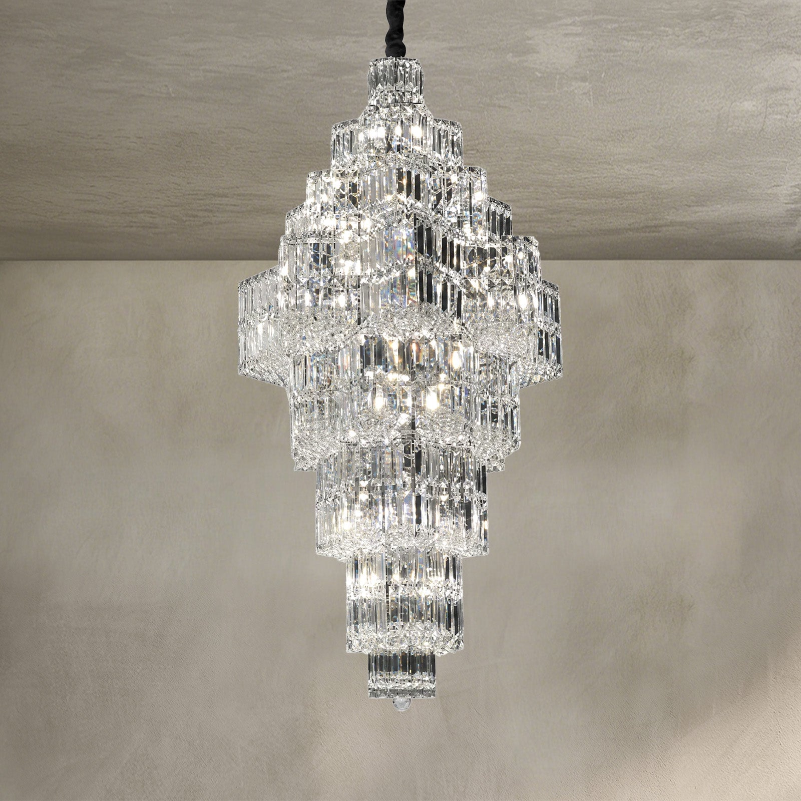 Universo Crystal Halo Chandelier
