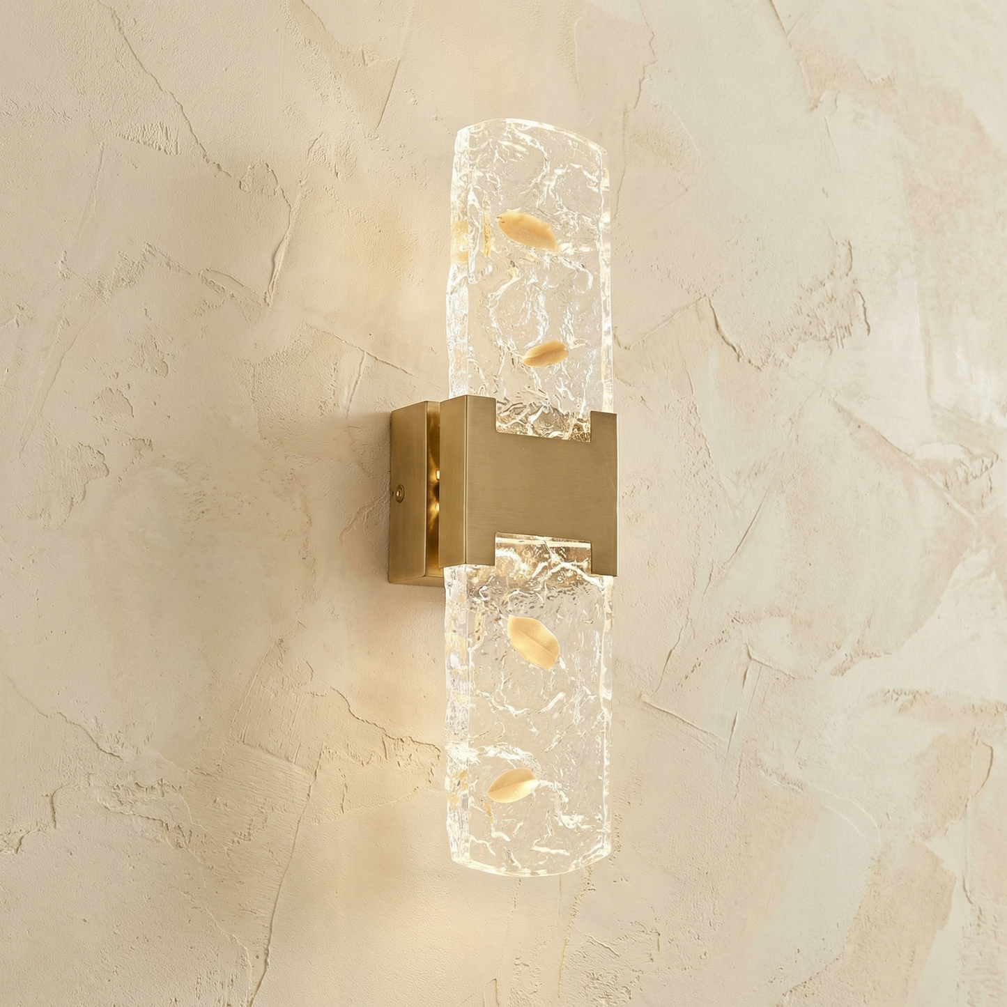 Yiosi Alps Luxresin Wall Sconce - Compact - Image 1