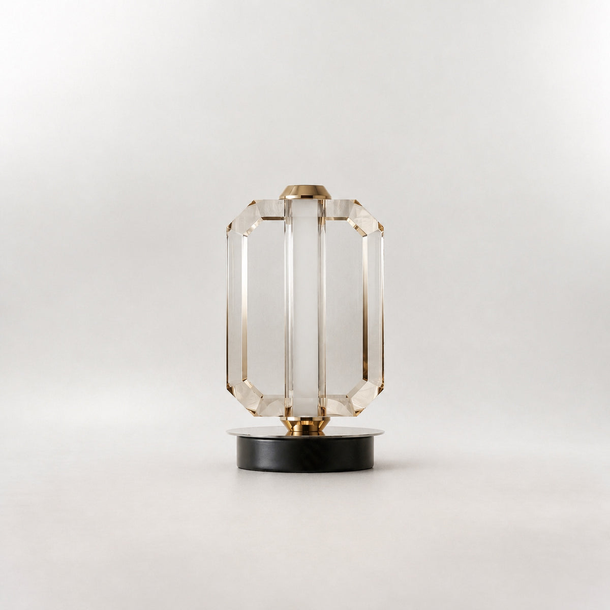 Arcus Modern Crystal Table Lamp 5" – lights off