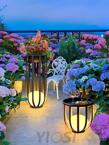 Bols Black Outdoor Floor Lamp with Solar Panel - Metallic Meshwork-1-Yiosilamp