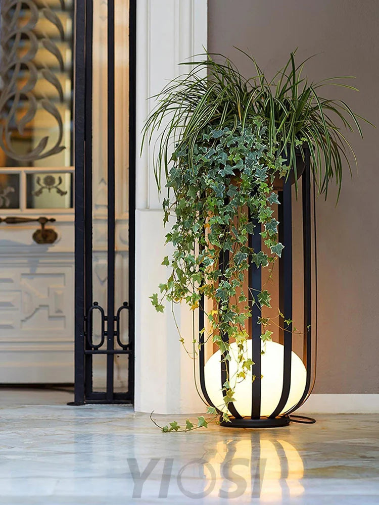Bols Black Outdoor Floor Lamp with Solar Panel - Metallic Meshwork-1-Yiosilamp
