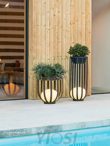 Bols Black Outdoor Floor Lamp with Solar Panel - Metallic Meshwork-1-Yiosilamp