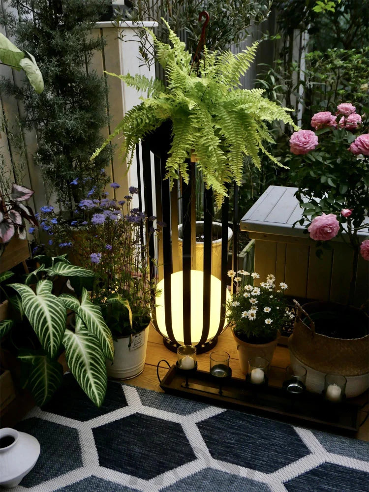Bols Black Outdoor Floor Lamp with Solar Panel - Metallic Meshwork-1-Yiosilamp