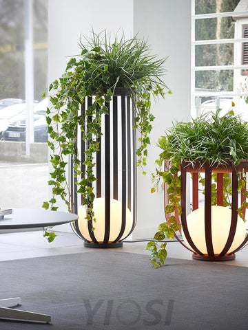 Bols Black Outdoor Floor Lamp with Solar Panel - Metallic Meshwork-1-Yiosilamp