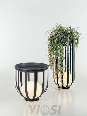 Bols Black Outdoor Floor Lamp with Solar Panel - Metallic Meshwork-1-Yiosilamp