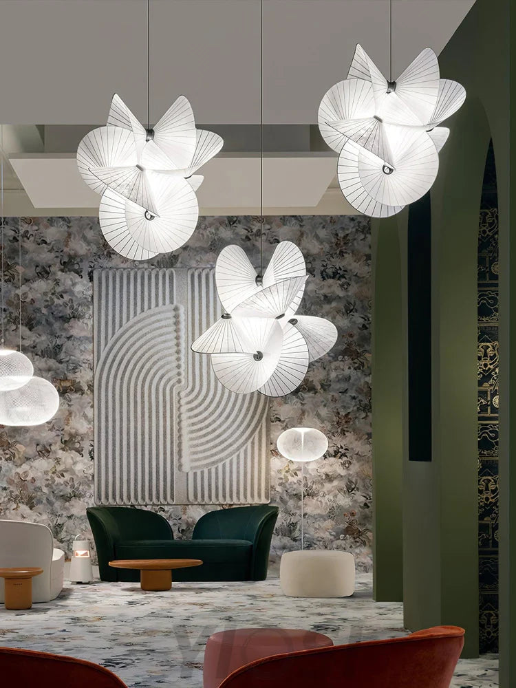 Cory Scalloped Pendant ∅ 18.1″ x H 23.6″ / Dia 46cm x H 60cm / Black & White Pendant light