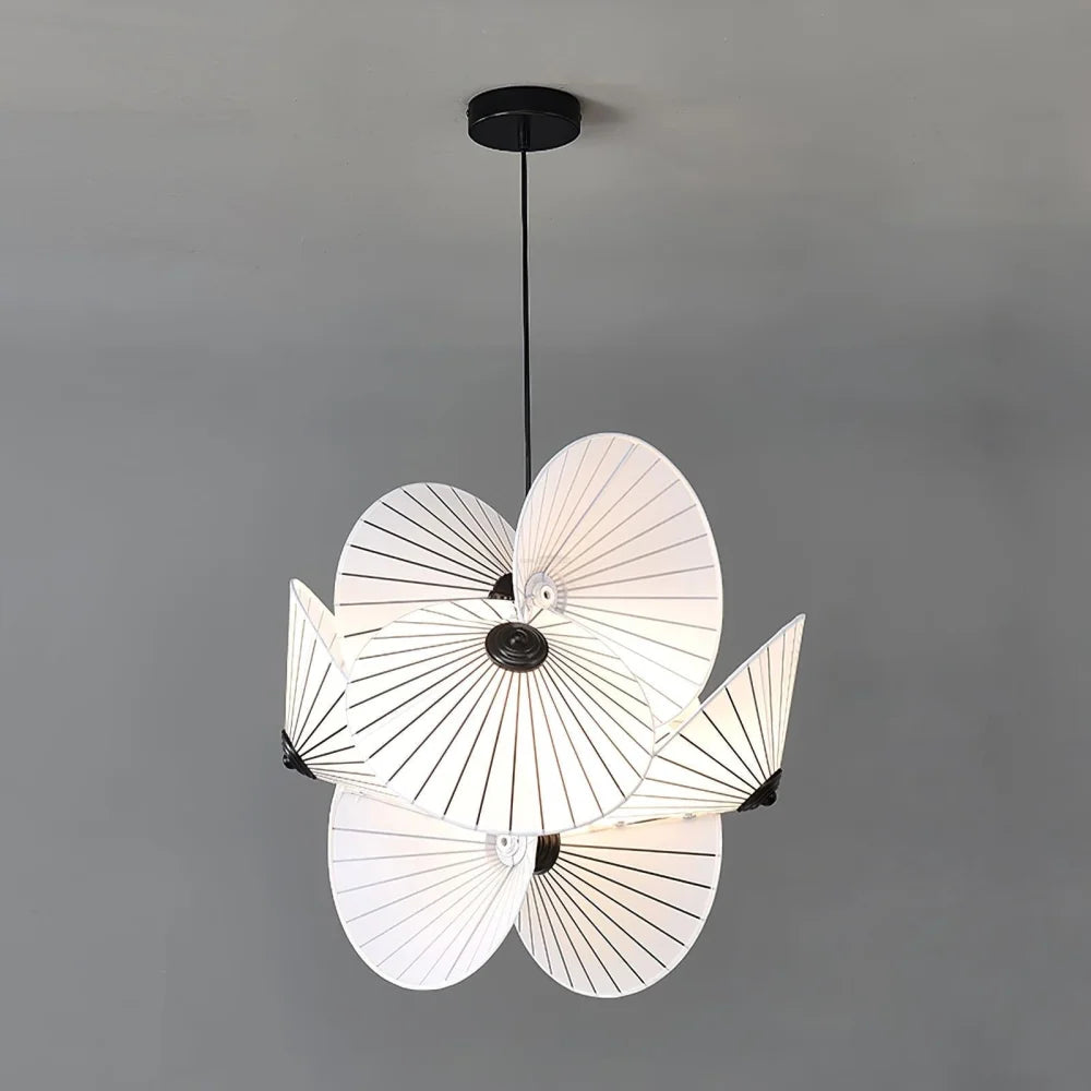 Cory Scalloped Pendant ∅ 18.1″ x H 23.6″ / Dia 46cm x H 60cm / Black & White Pendant light